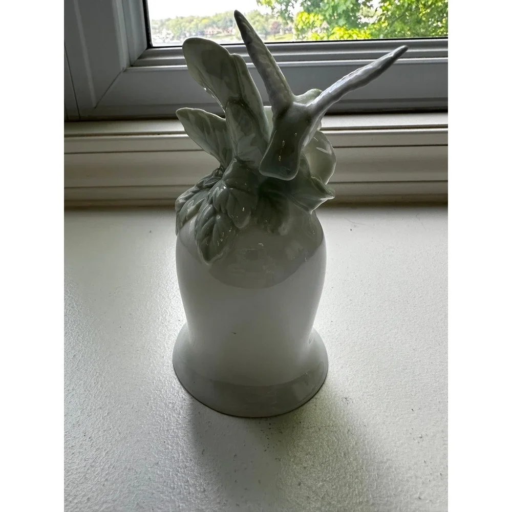 1989 San Francisco Music Box Company hummingbird floral bell music box Fur Elise